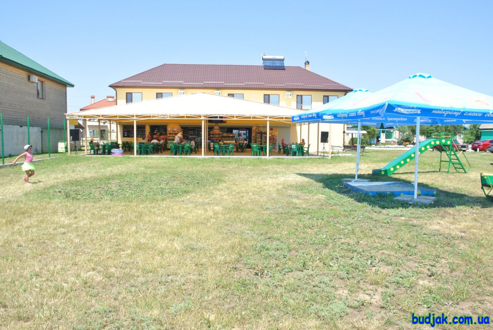 Территория и общие фото. База отдыха «Плай». Курорт Рассейка. Фото № 0499. 2017 год